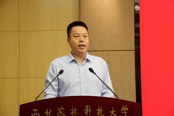 6卿明华做工会工作报告及财务报告_副本.jpg