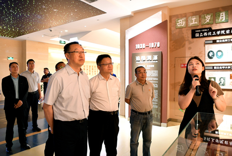 参观学习.jpg
