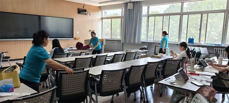 南校区三号教学楼教室活动桌椅摆放3.jpg