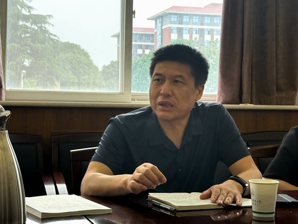 校党委组织部副部长贾俊刚出席讲话.jpg