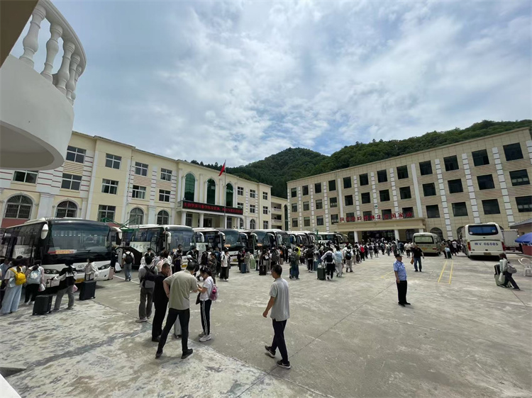 到达火地塘林场.jpg