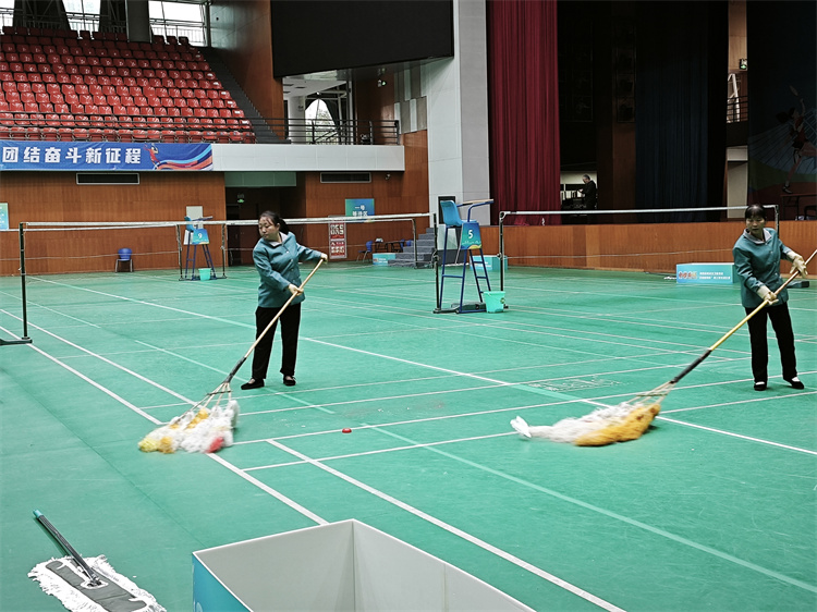 赛后保洁工作有序开展.jpg