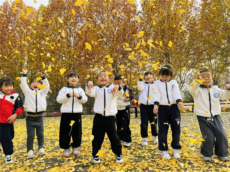 2 幼儿在“天地课堂”涵养心灵.png