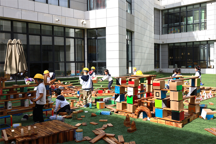 3 大型搭建活动现场.jpg