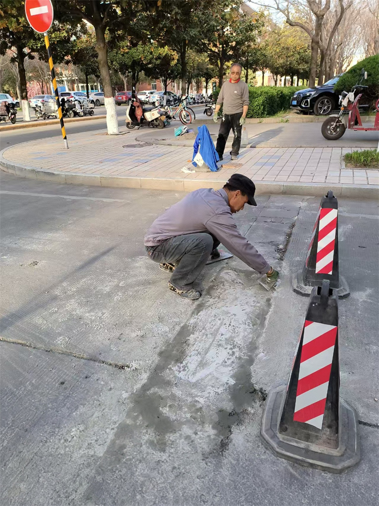 修补路面1.jpg