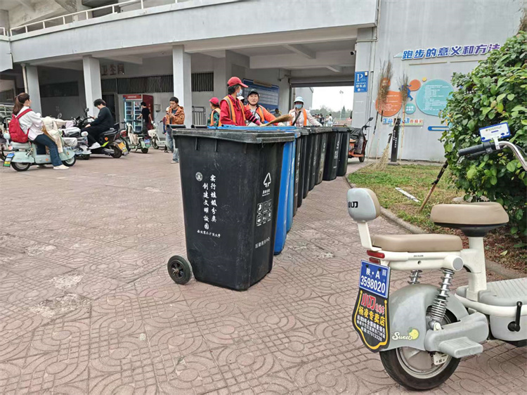 摆放垃圾桶.jpg