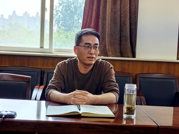 黄英锋讲话.jpg
