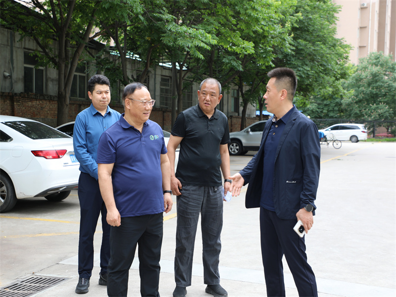校领导调研北校物业服务与环境保障工作