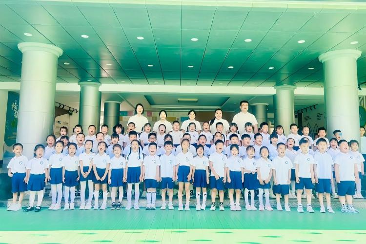 5 西农幼儿园合影.jpg