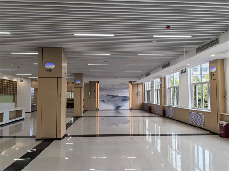 苑中苑师生自助餐厅.jpg