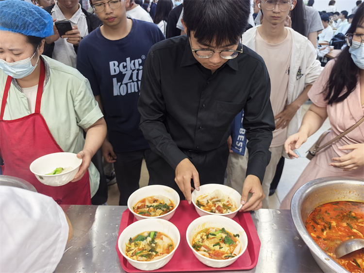 品鉴窗口.jpg