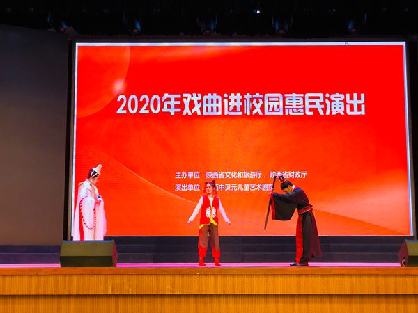哪哪表演1.jpg