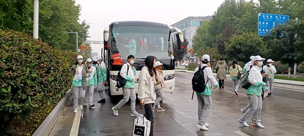 抵达会场_副本.jpg
