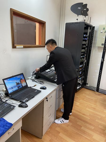 检修设备.jpg