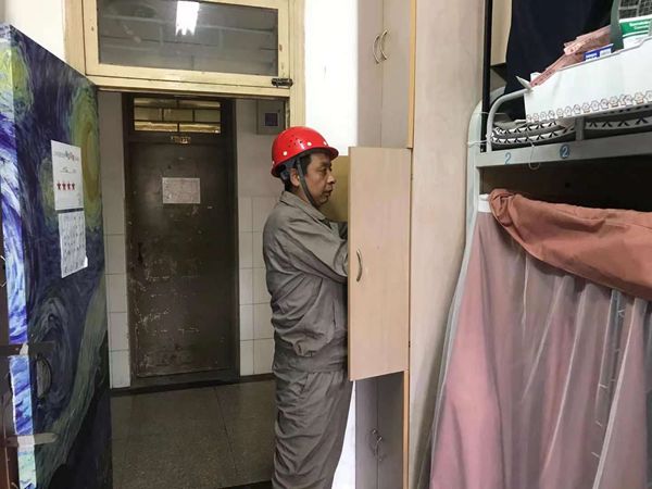 学生公寓维修_副本.jpg