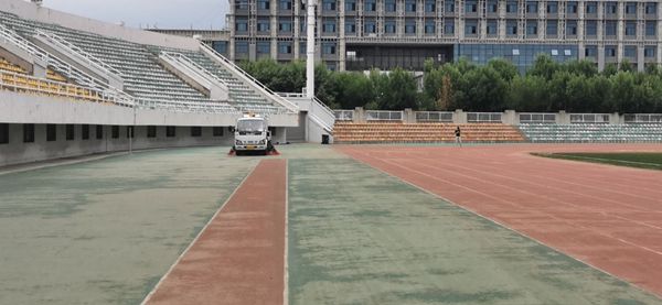 运动场跑道保洁_副本.jpg