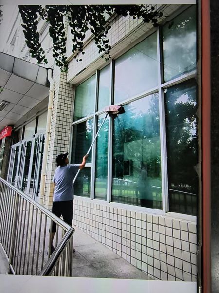 玻璃清洗.jpg